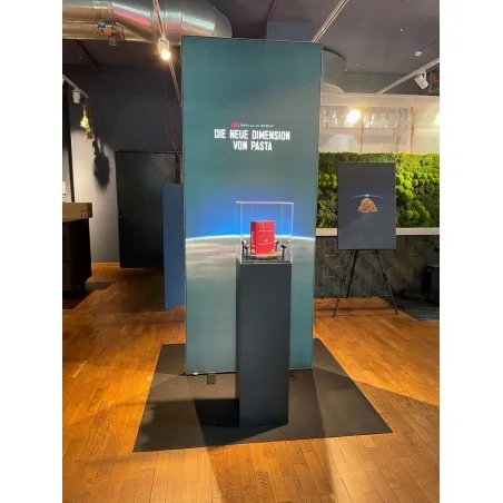 Socle noir, 50 x 50 x 100 (lxLxh) avec cloche 50 x 50 x 50 cm et 2x LED