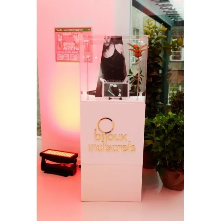 Socle blanc, 50 x 50 x 100 (lxLxh) avec cloche 50 x 50 x 50 cm et 2x LED